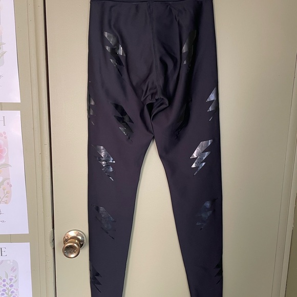 Ultracor Black Leggings with Glossy Lightning Bolt Design Sz M - Picture 4 of 6